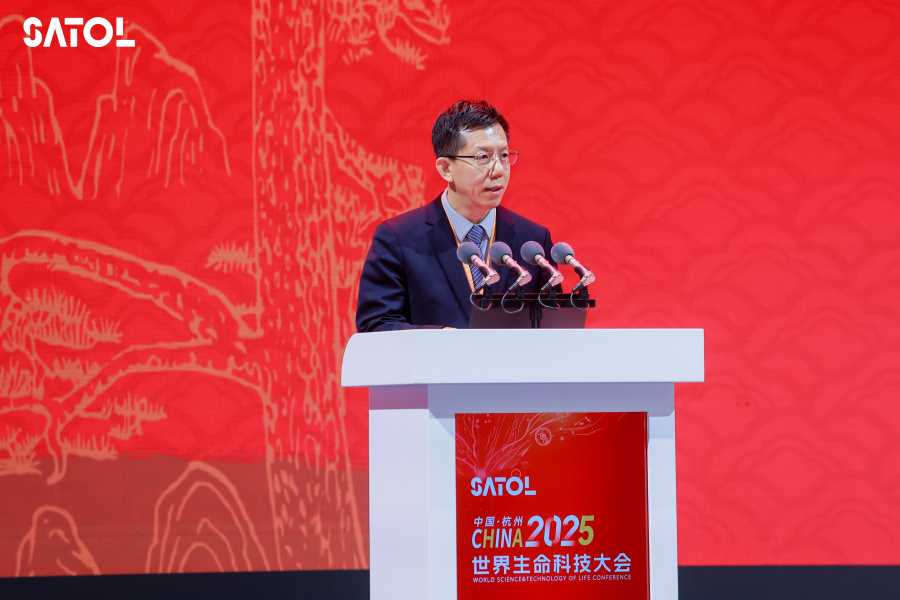 17654407973660171Ng6.jpg 图17.李晓明副校长宣读.jpg